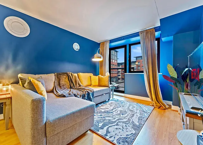 City Centre Sleeps 5, Free Parking, Netflix