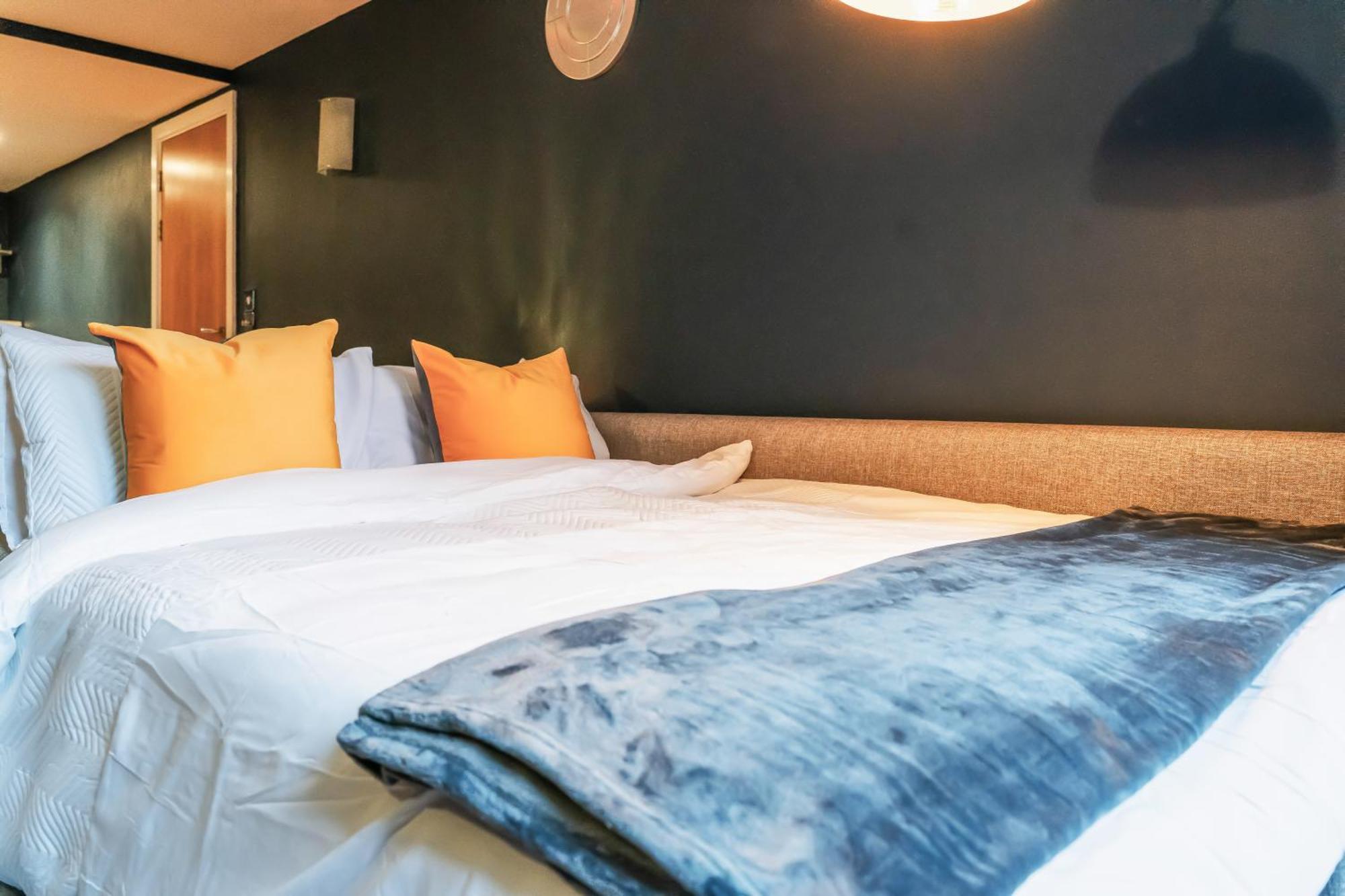 Centre Sleeps 5, Free Parking, Netflix Birmingham