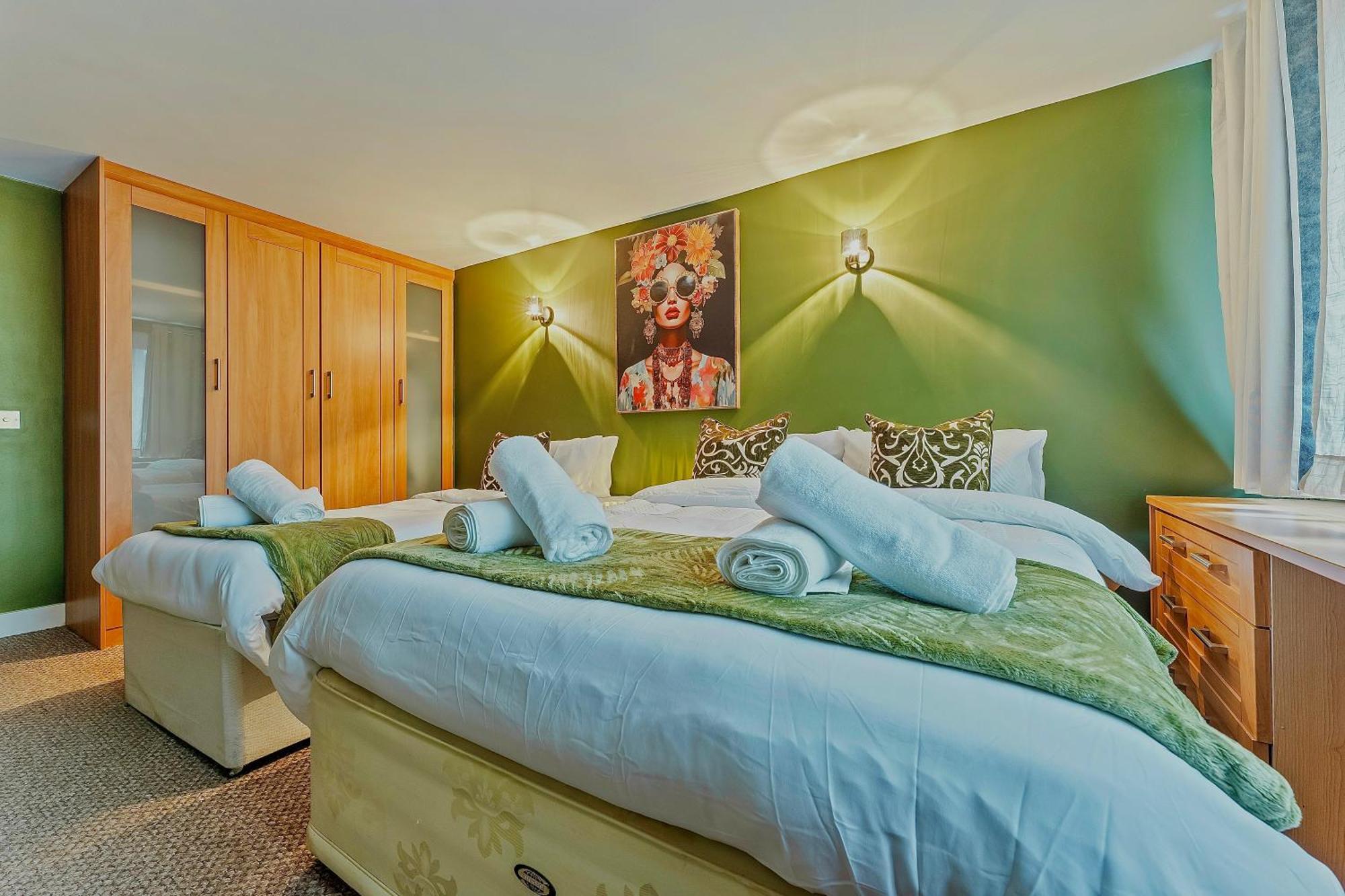 Centre Sleeps 5, Free Parking, Netflix