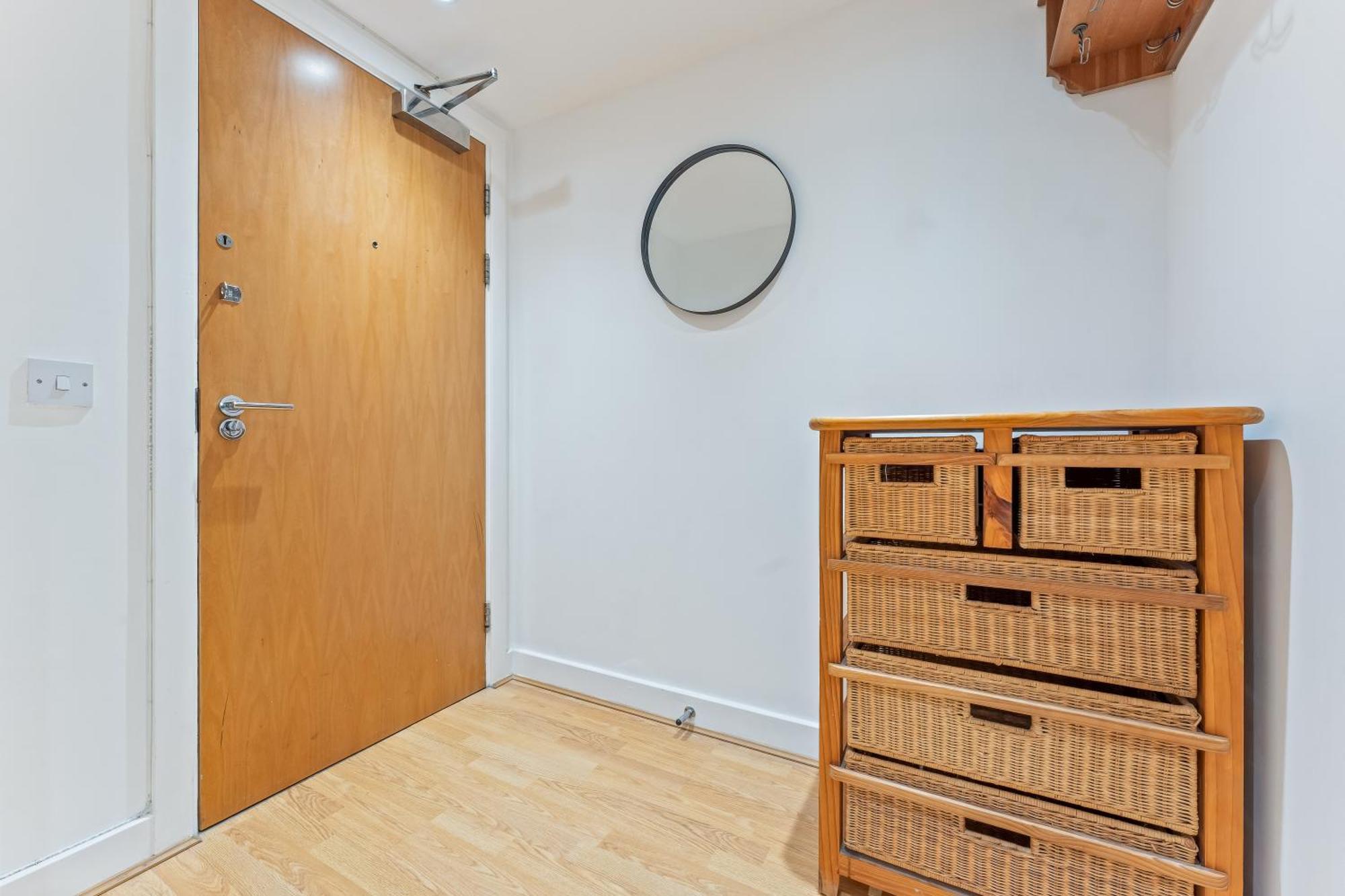 Centre Sleeps 5, Free Parking, Netflix