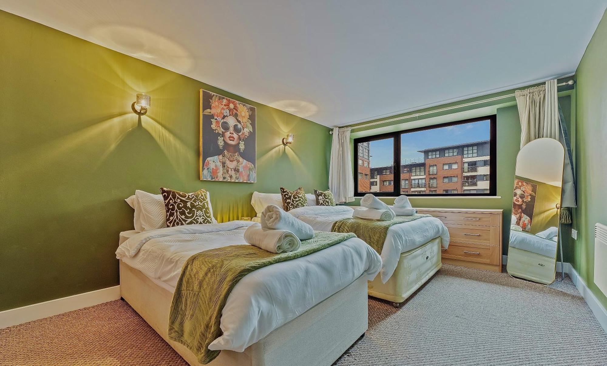 Centre Sleeps 5, Free Parking, Netflix * Birmingham